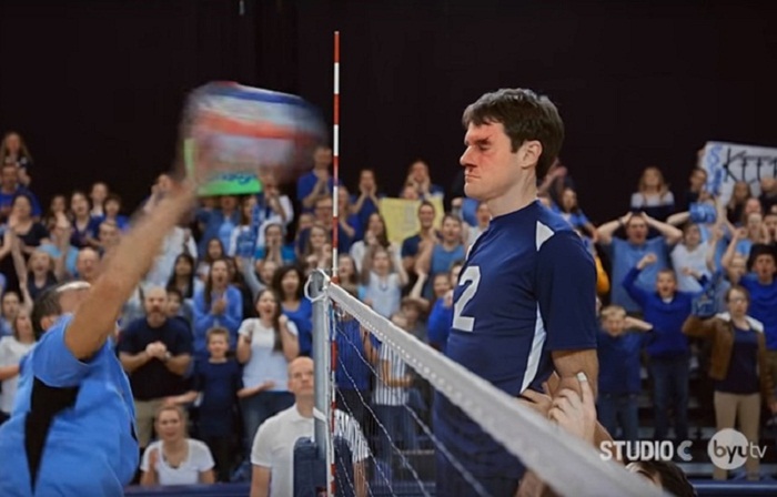 Il joue au volley uniquement avec la tête - VIDEO